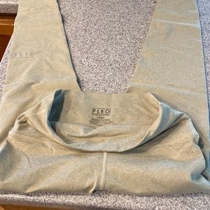 FLEO. Seneca gray. Bounce fabric. Size L